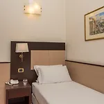 Hotel Shg Portamaggiore 3*