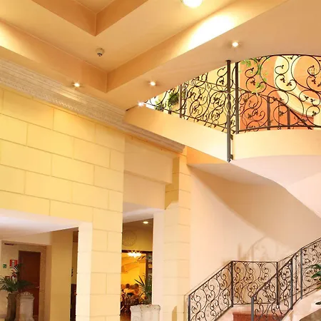 Shg Portamaggiore Hotel 3*